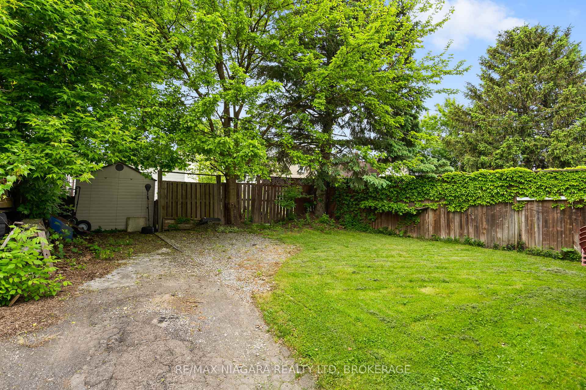 Photo 2 of 47 Chaplin Avenue, St. Catharines, Downtown — HOMEH