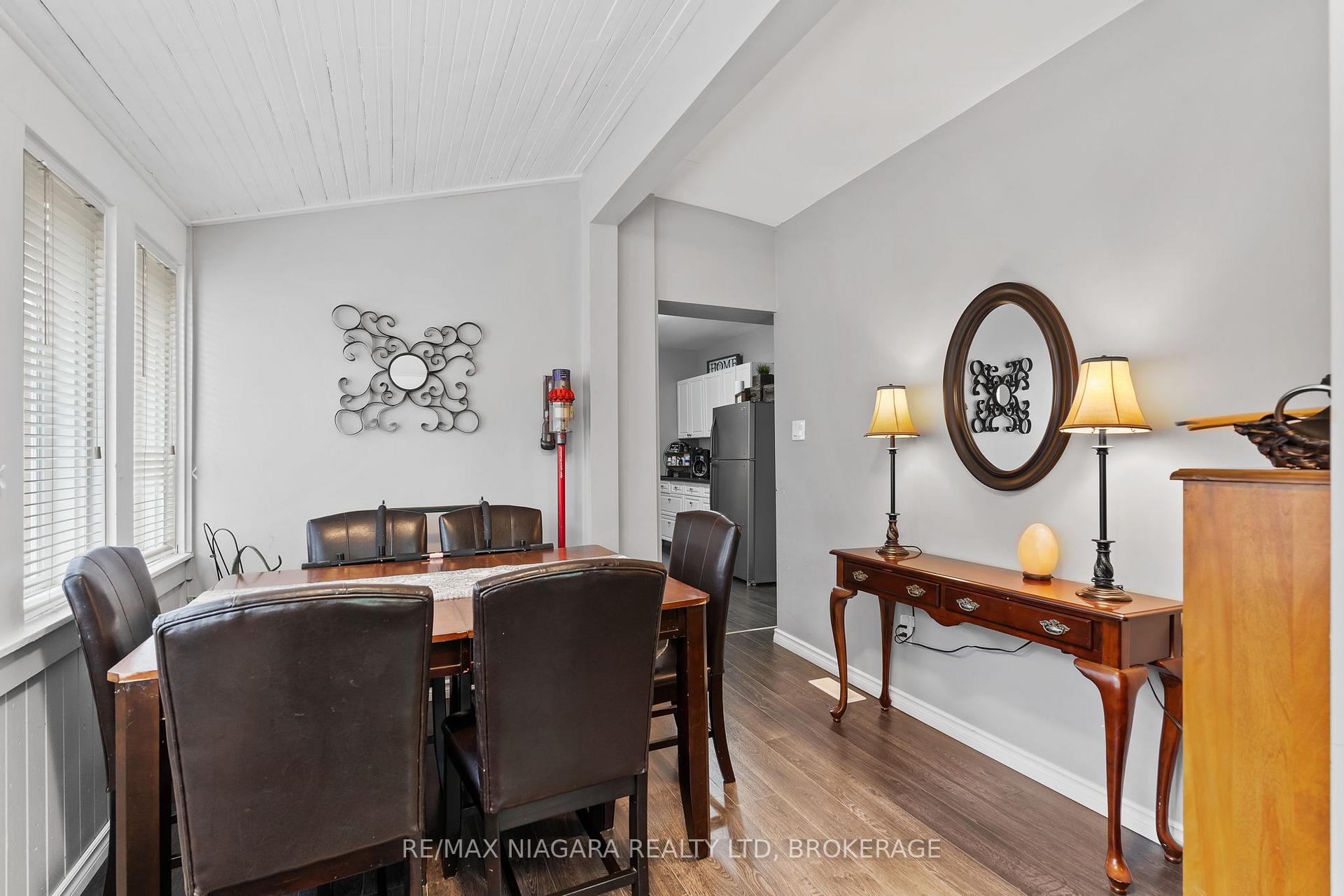 Photo 6 of 47 Chaplin Avenue, St. Catharines, Downtown — HOMEH