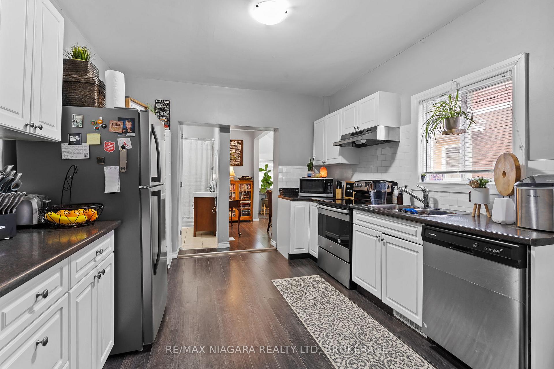 Photo 8 of 47 Chaplin Avenue, St. Catharines, Downtown — HOMEH