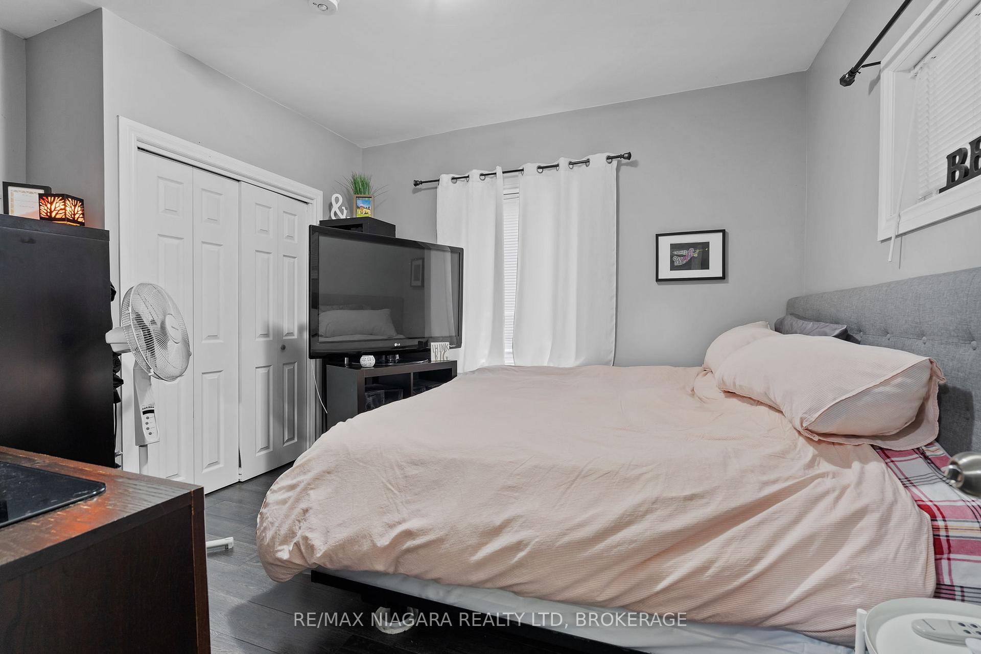 Photo 12 of 47 Chaplin Avenue, St. Catharines, Downtown — HOMEH