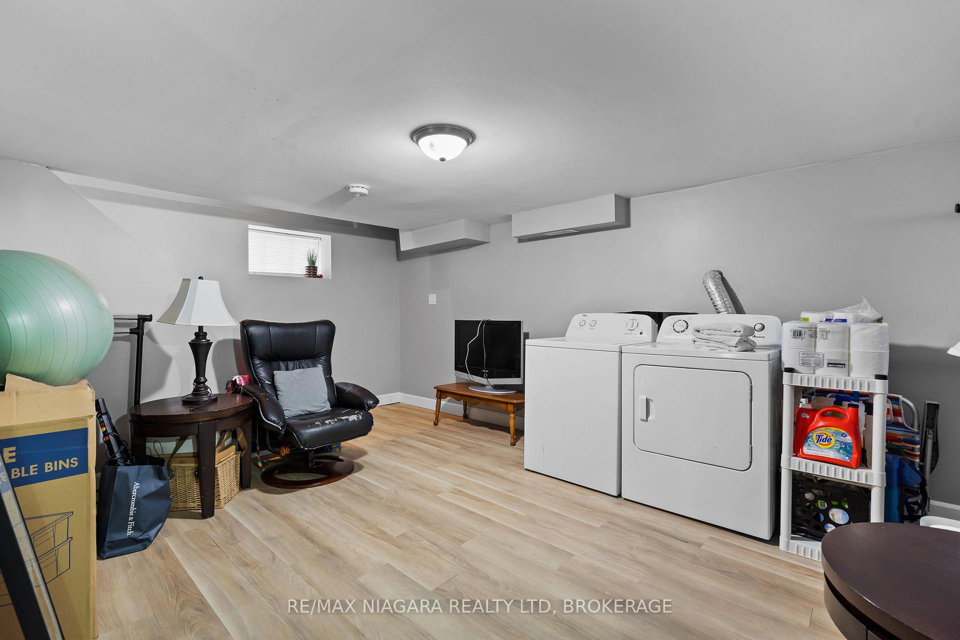 Photo 15 of 47 Chaplin Avenue, St. Catharines, Downtown — HOMEH