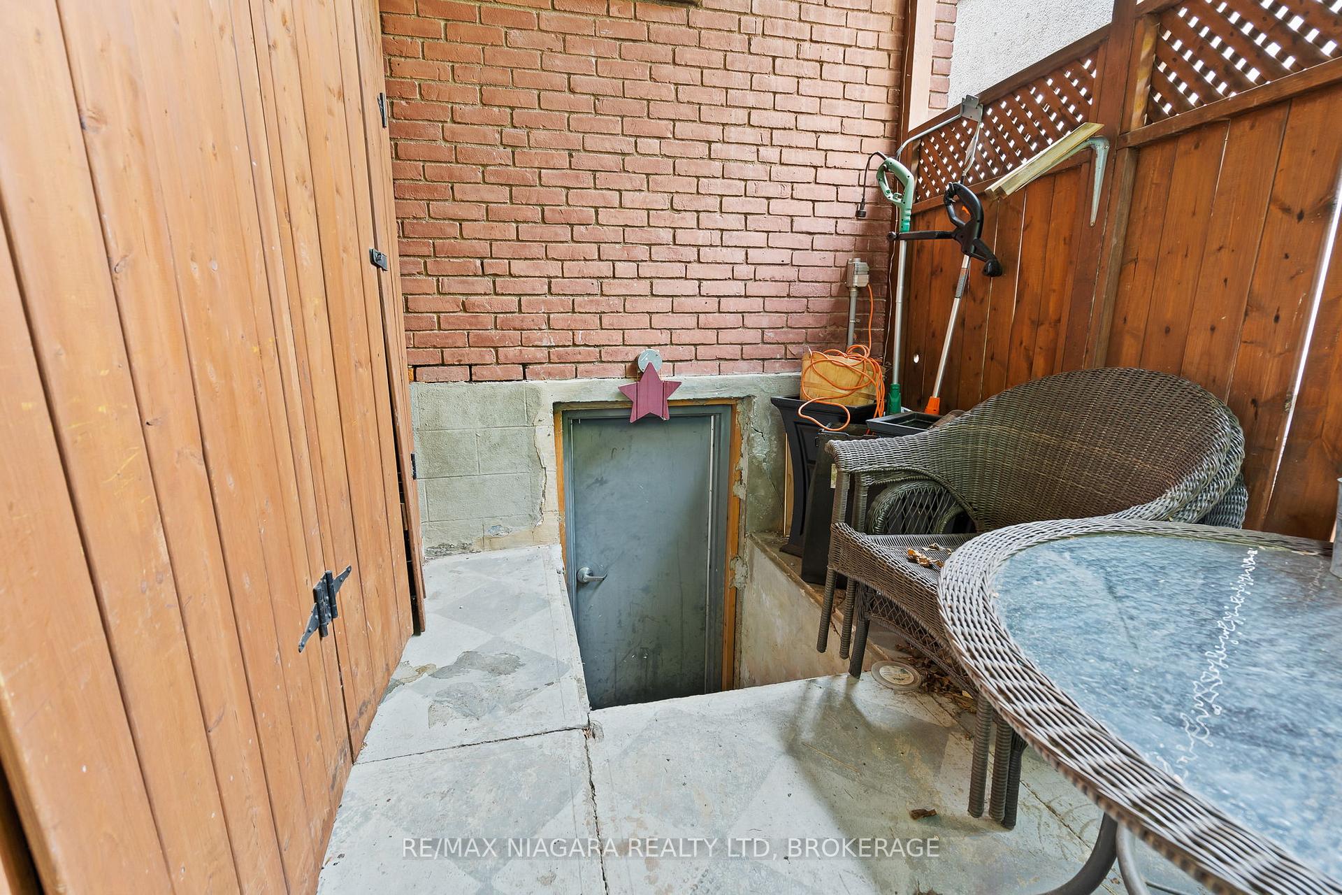 Photo 19 of 47 Chaplin Avenue, St. Catharines, Downtown — HOMEH