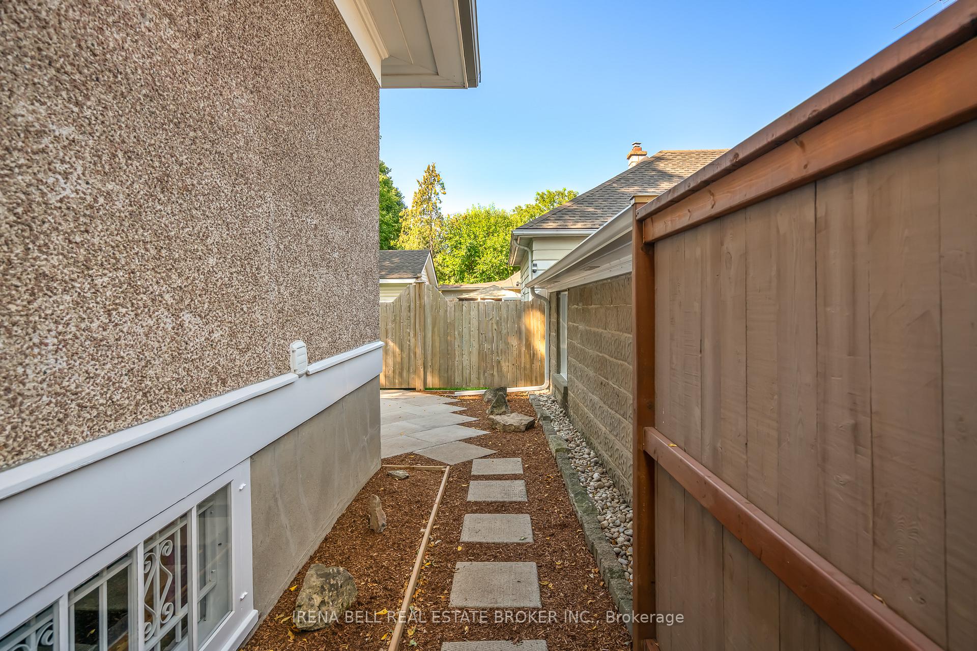 Photo 8 of 1 Mitchell Street, St. Catharines, E. Chester — HOMEH
