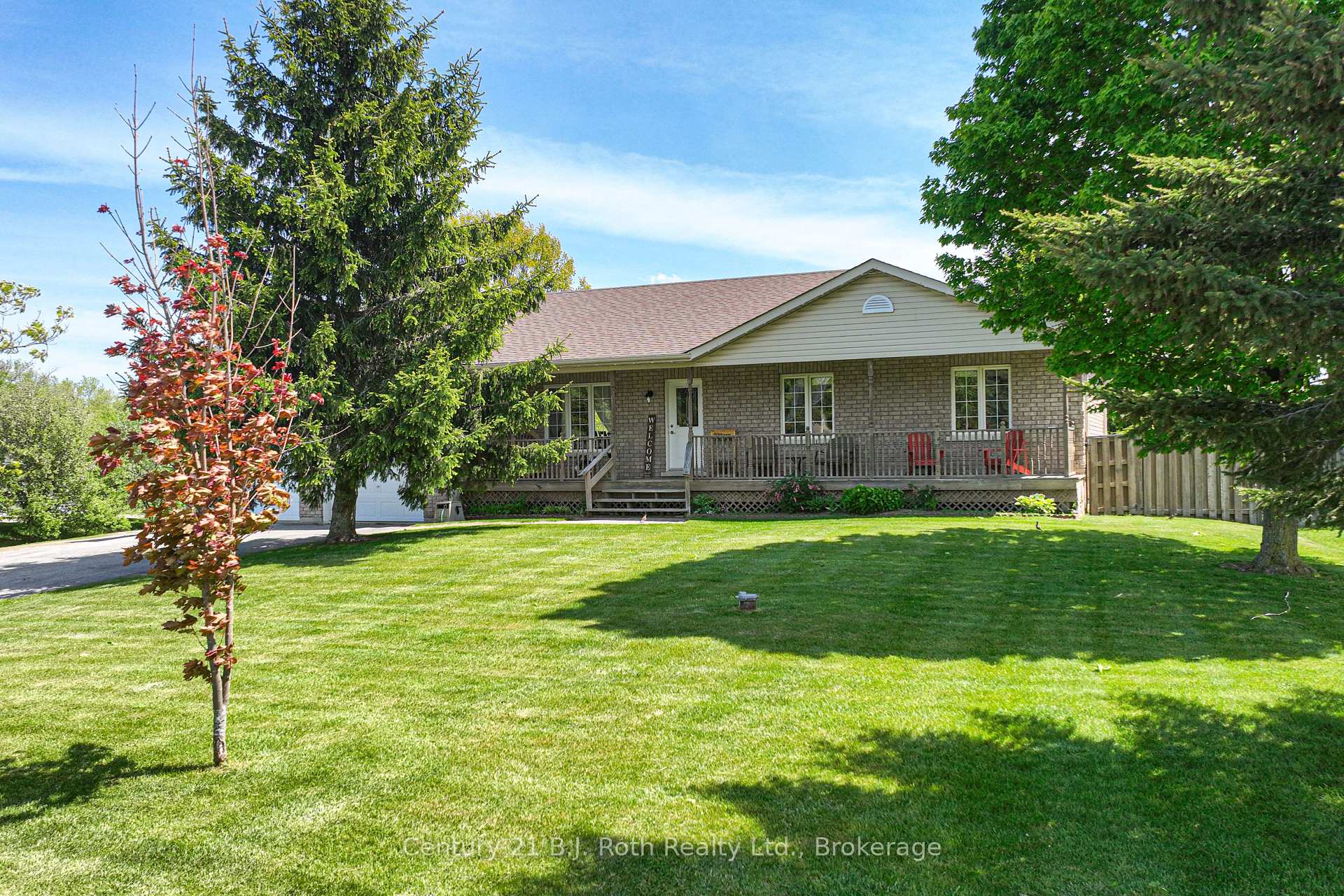 Photo 2 of 28 Marl Creek Drive, Springwater, Phelpston — HOMEH