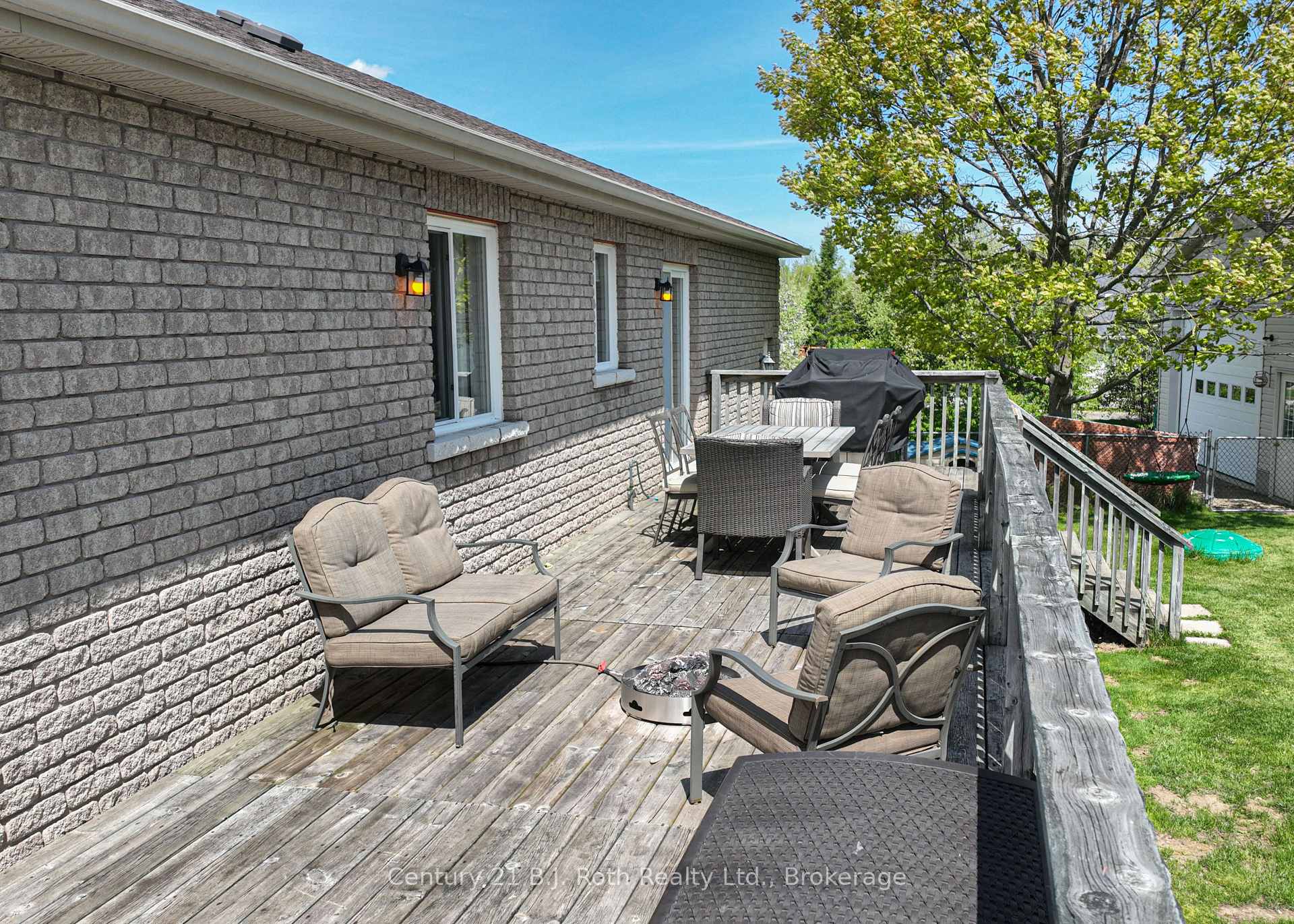 Photo 7 of 28 Marl Creek Drive, Springwater, Phelpston — HOMEH