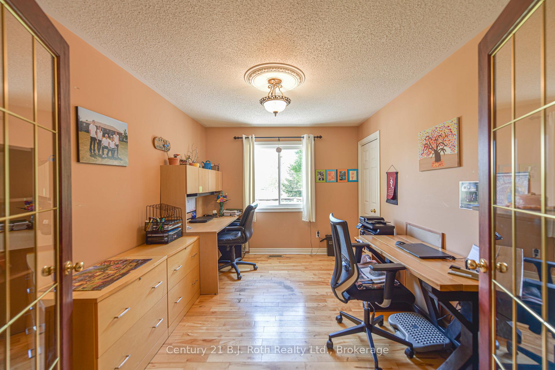 Photo 19 of 28 Marl Creek Drive, Springwater, Phelpston — HOMEH
