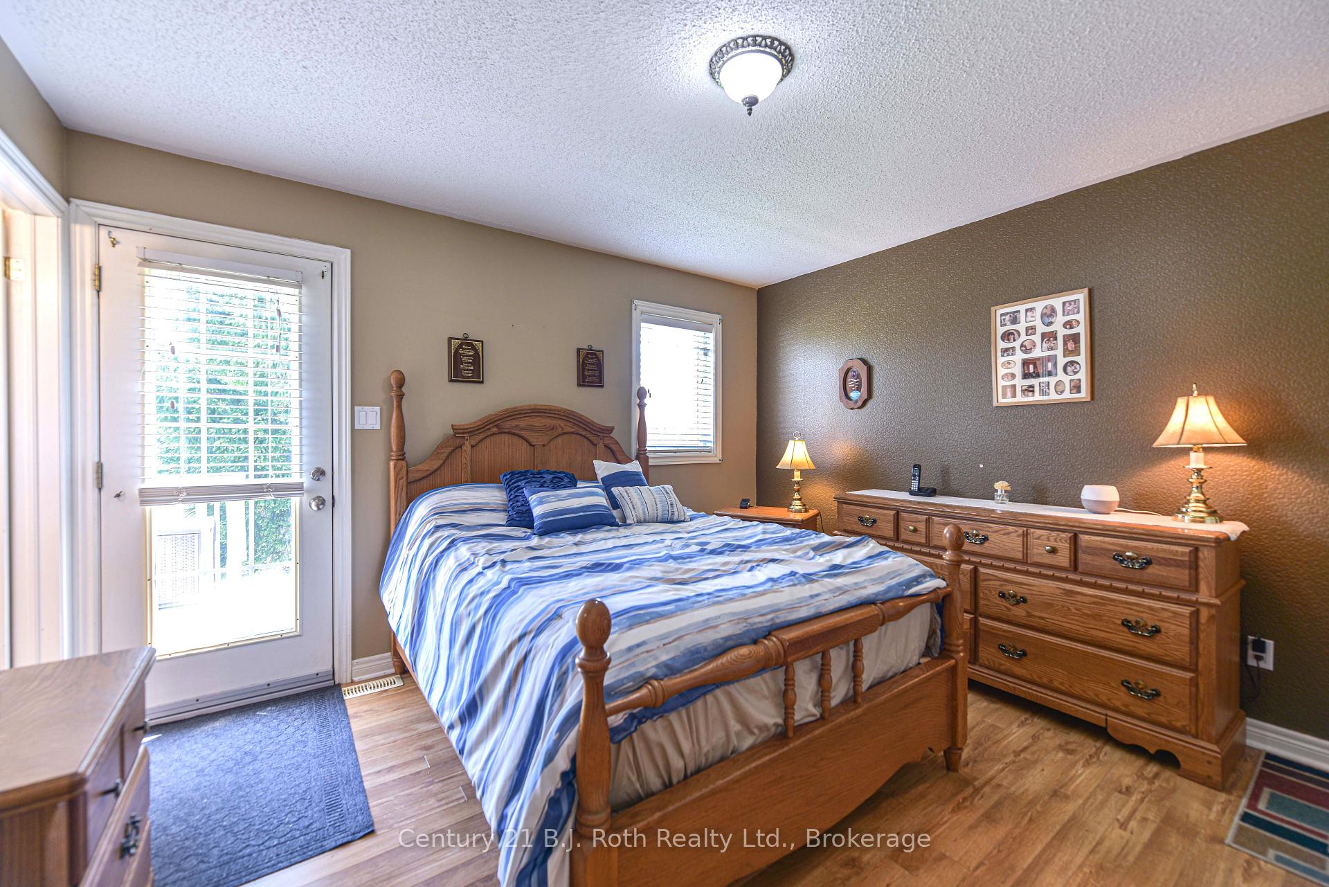 Photo 21 of 28 Marl Creek Drive, Springwater, Phelpston — HOMEH
