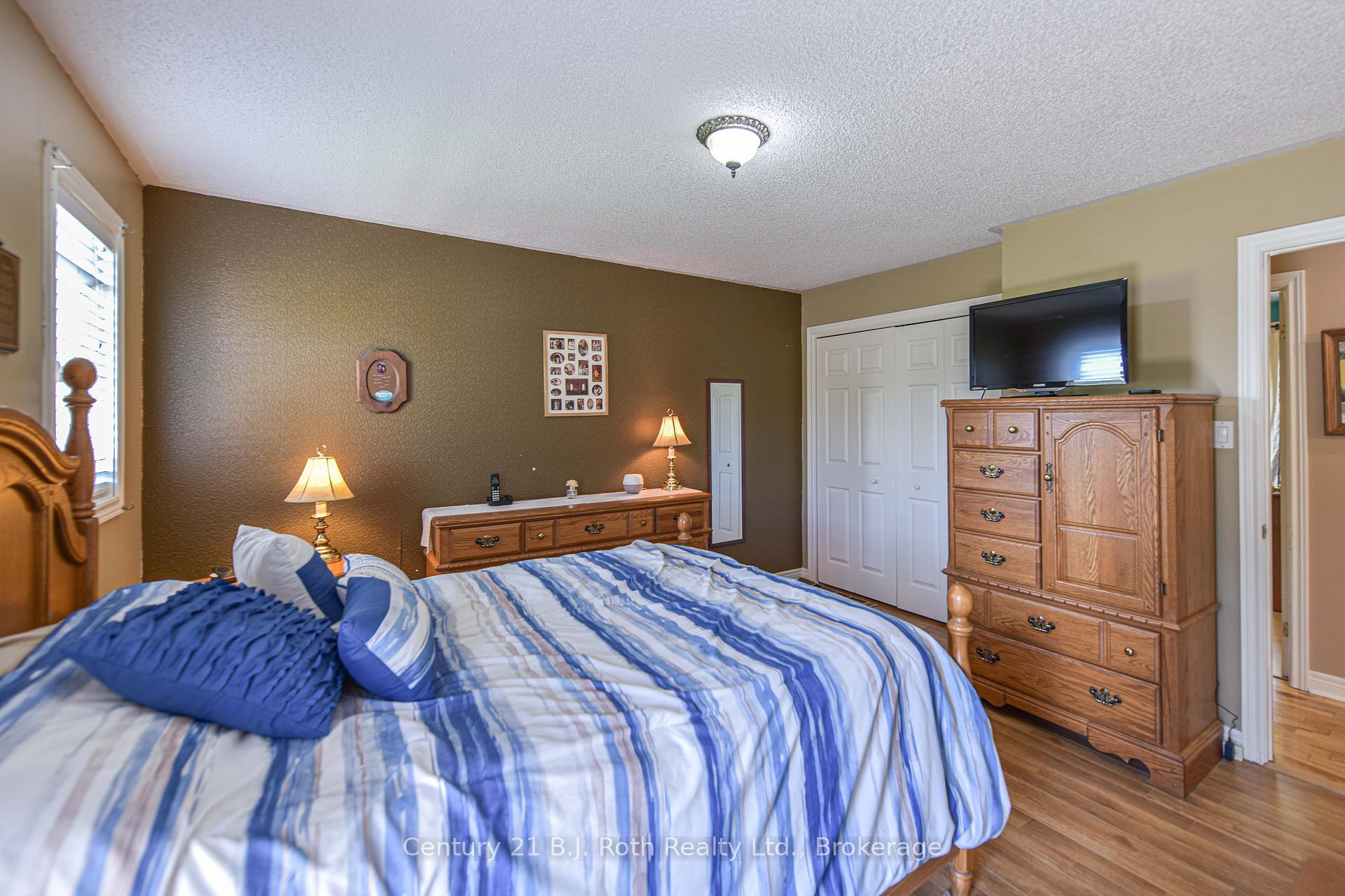 Photo 22 of 28 Marl Creek Drive, Springwater, Phelpston — HOMEH