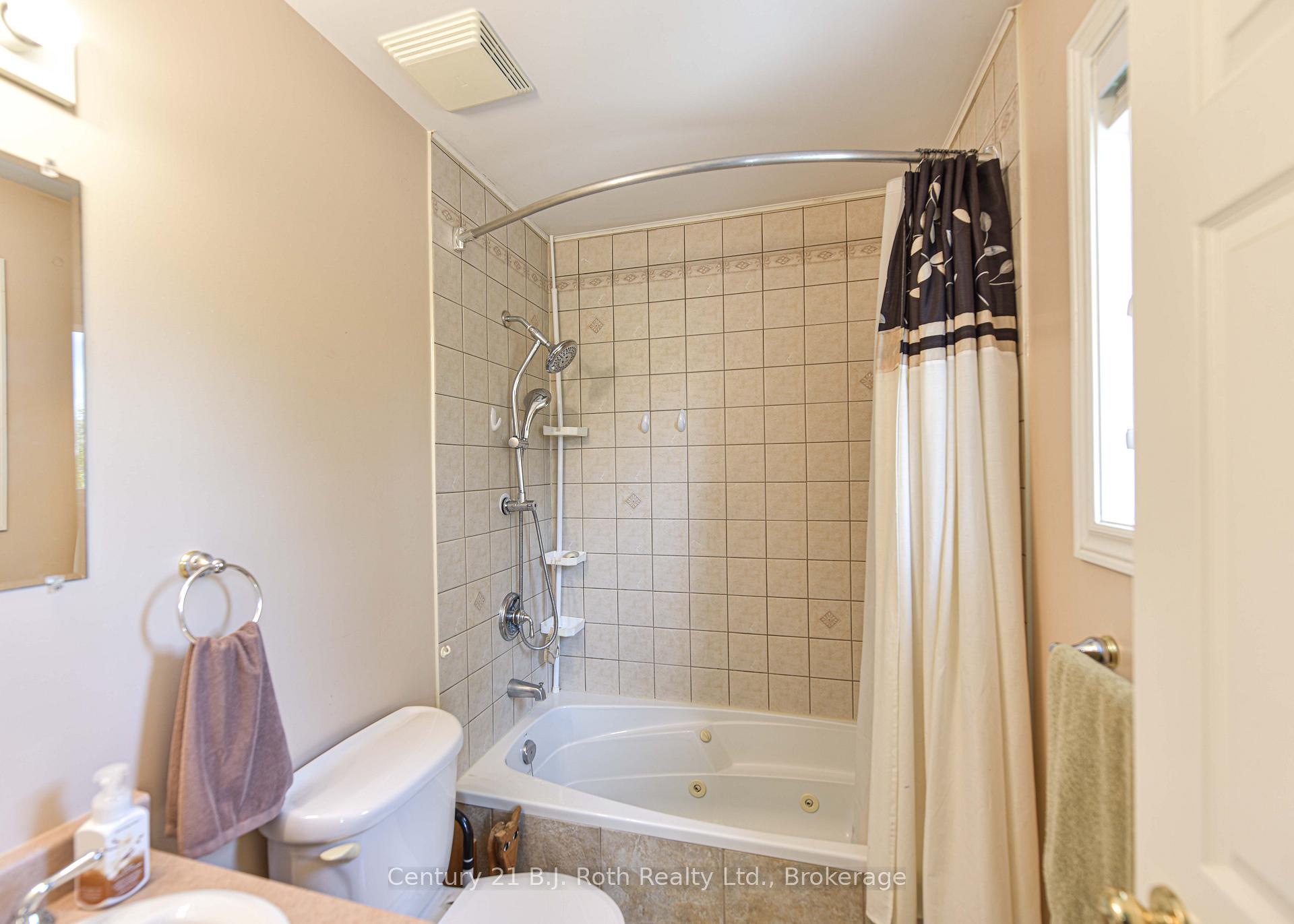 Photo 24 of 28 Marl Creek Drive, Springwater, Phelpston — HOMEH