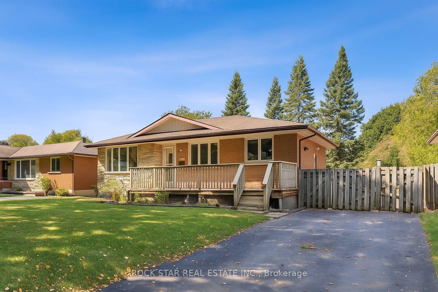 Front of Unit Upper, 87 Leaside Drive