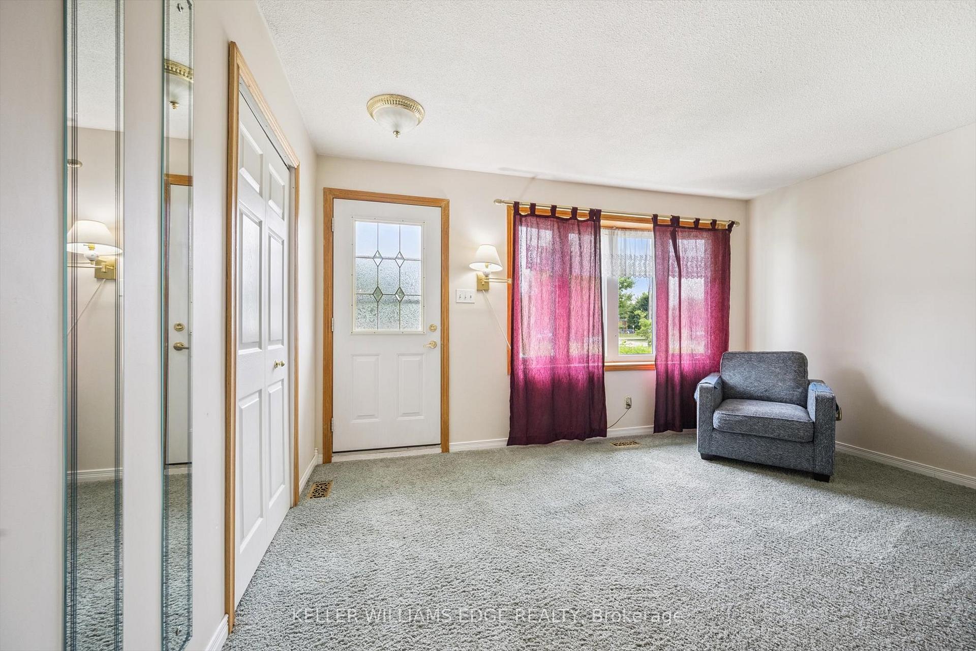 Photo 6 of 341 Redford Crescent, Stratford — HOMEH
