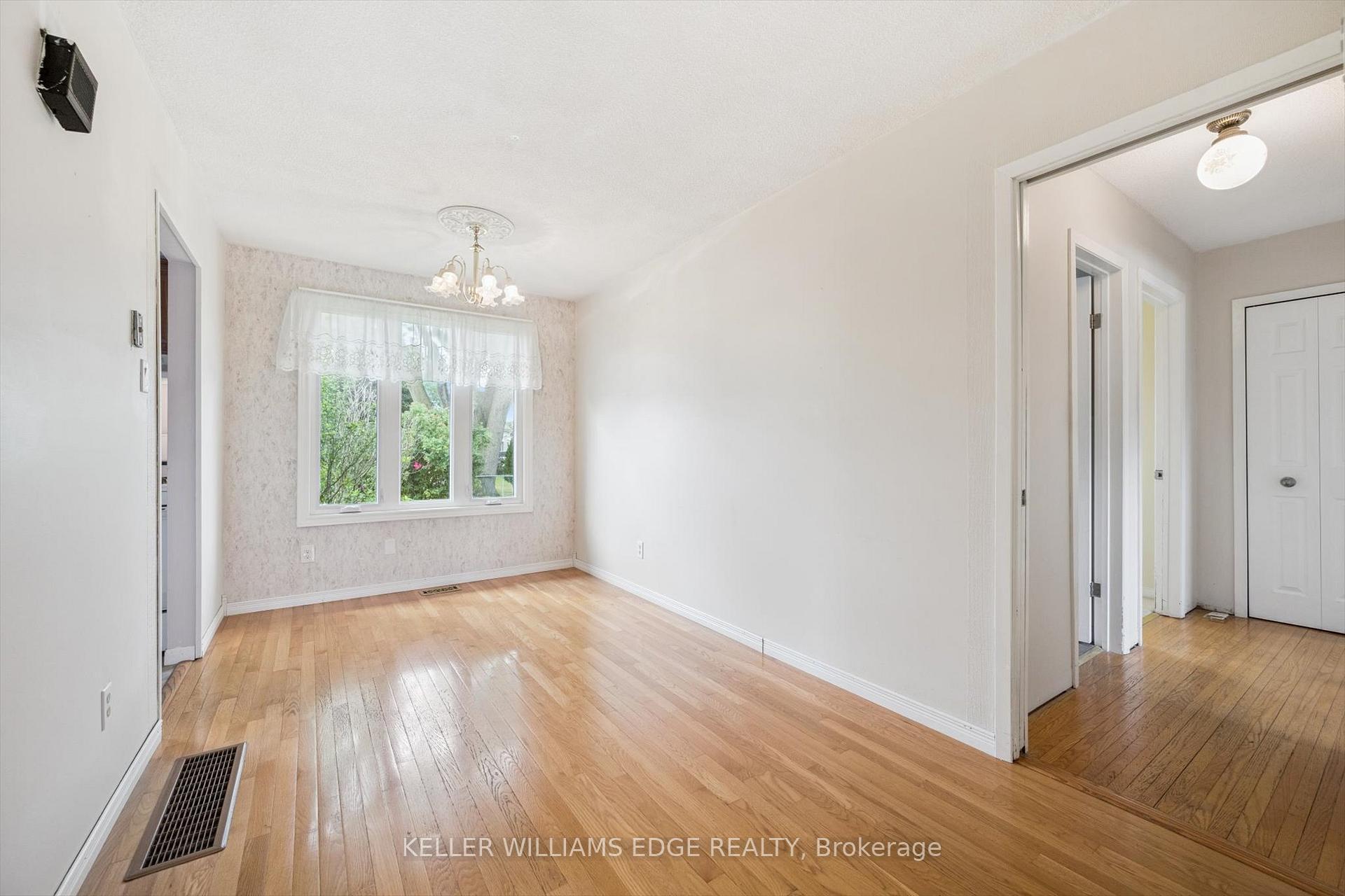 Photo 10 of 341 Redford Crescent, Stratford — HOMEH