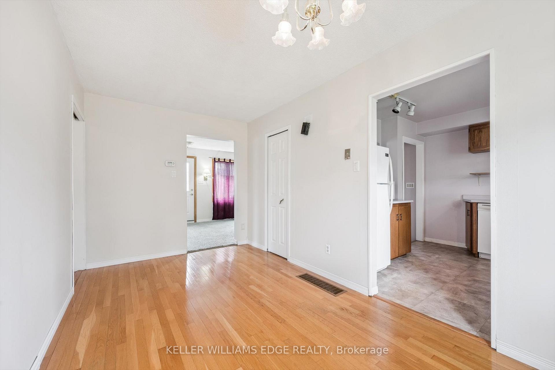 Photo 11 of 341 Redford Crescent, Stratford — HOMEH