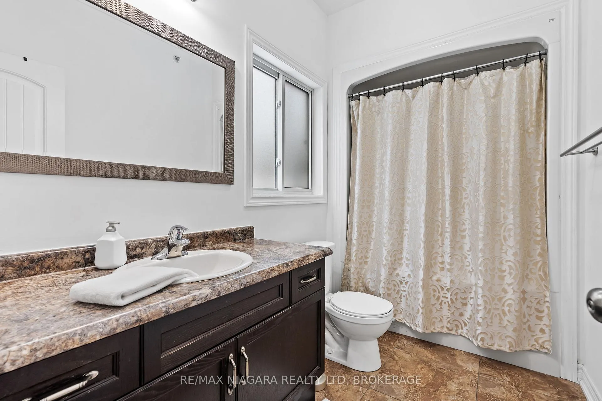 Photo 23 of 13 Corbin Street, St. Catharines, Oakdale — HOMEH