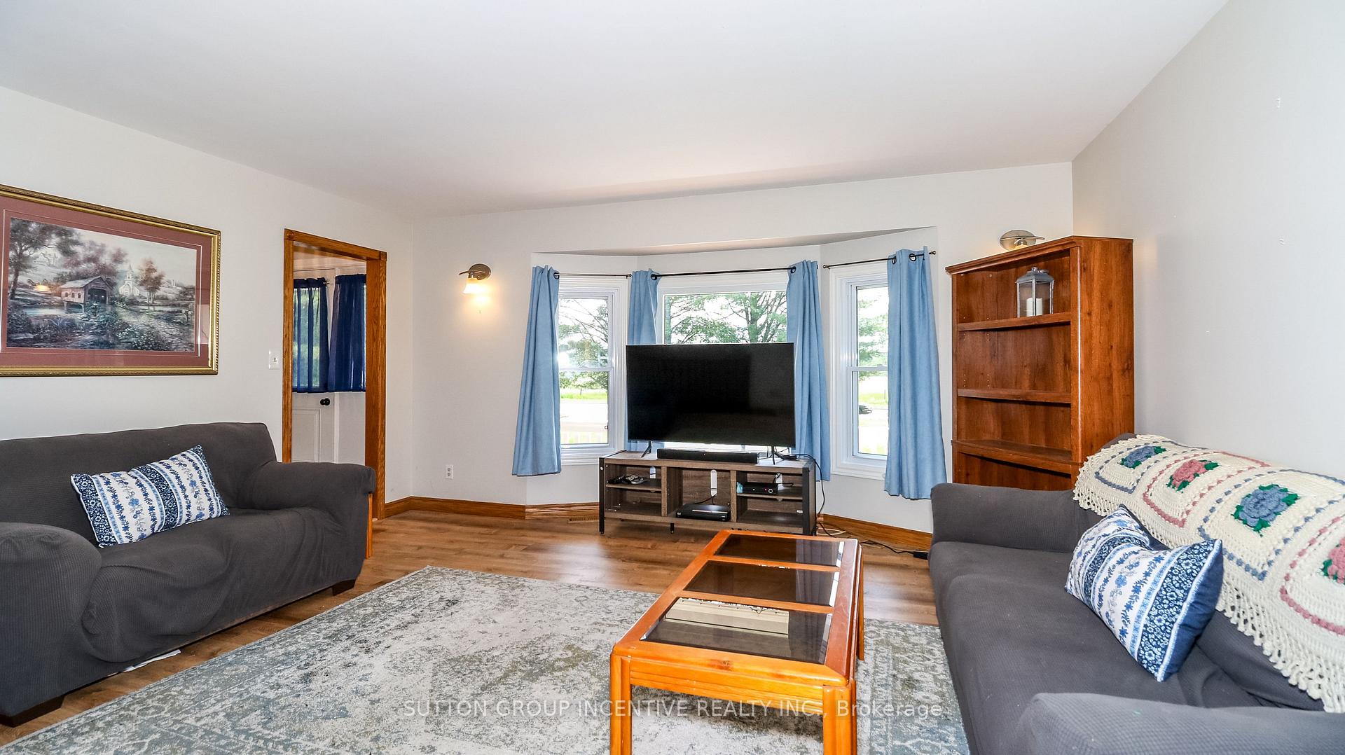 Photo 10 of 54 Mill Street E, Springwater, Hillsdale — HOMEH