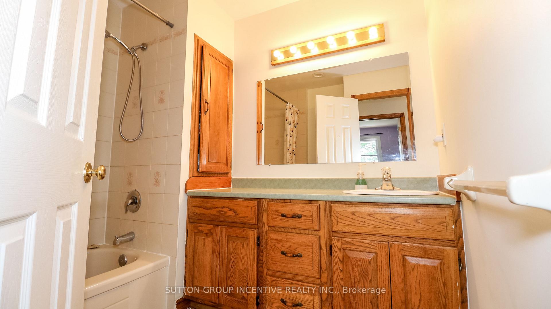 Photo 20 of 54 Mill Street E, Springwater, Hillsdale — HOMEH