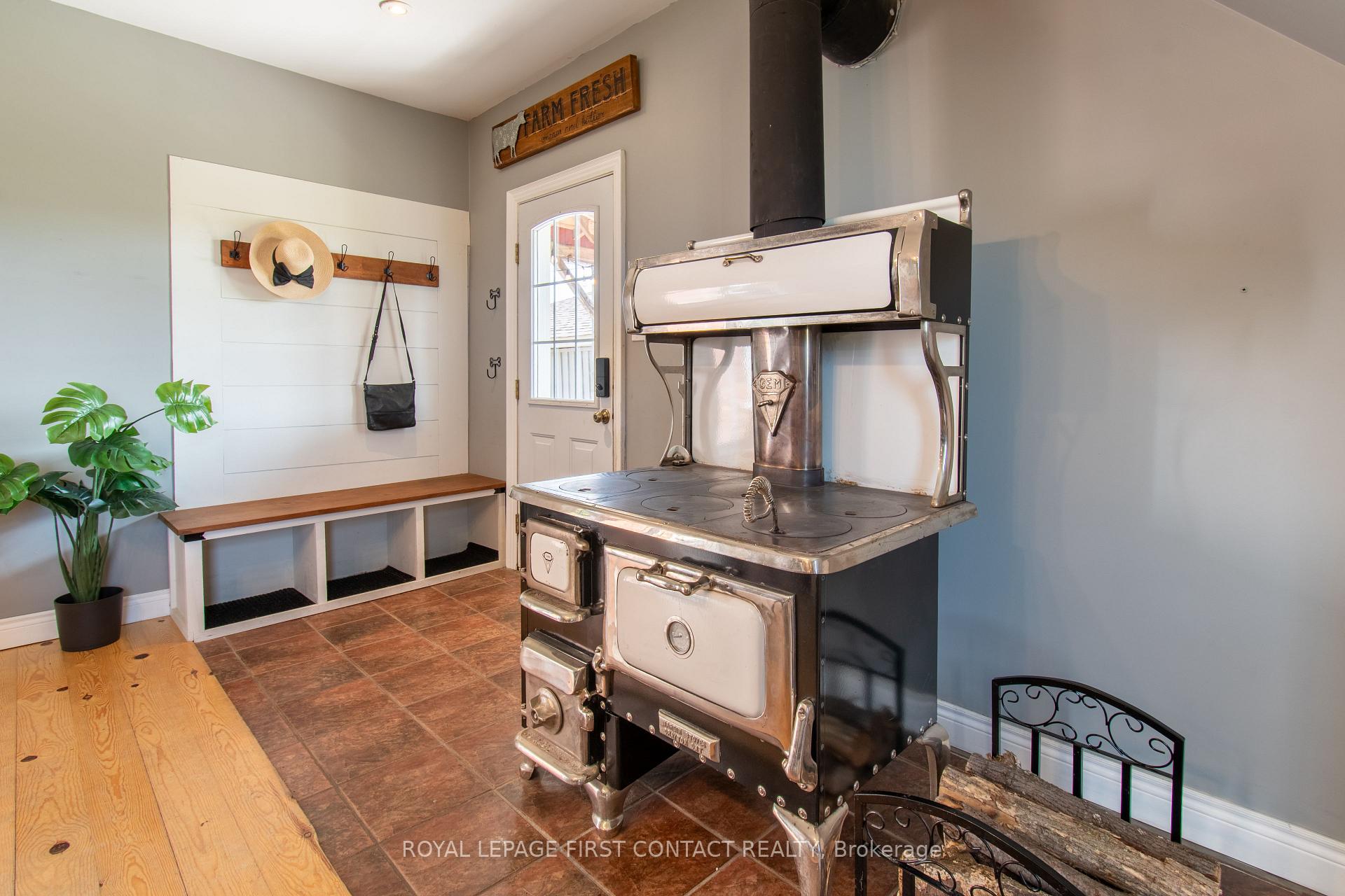 Photo 12 of 1293 Rainbow Valley Road E, Springwater, Rural Springwater — HOMEH