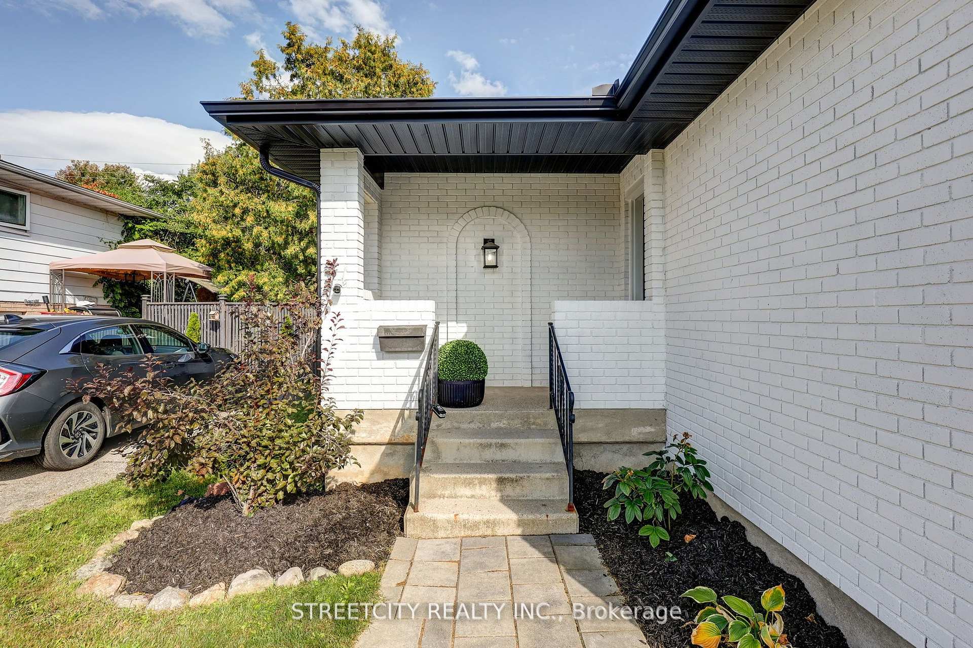 Photo 2 of 58 Manor Road, St. Thomas — HOMEH