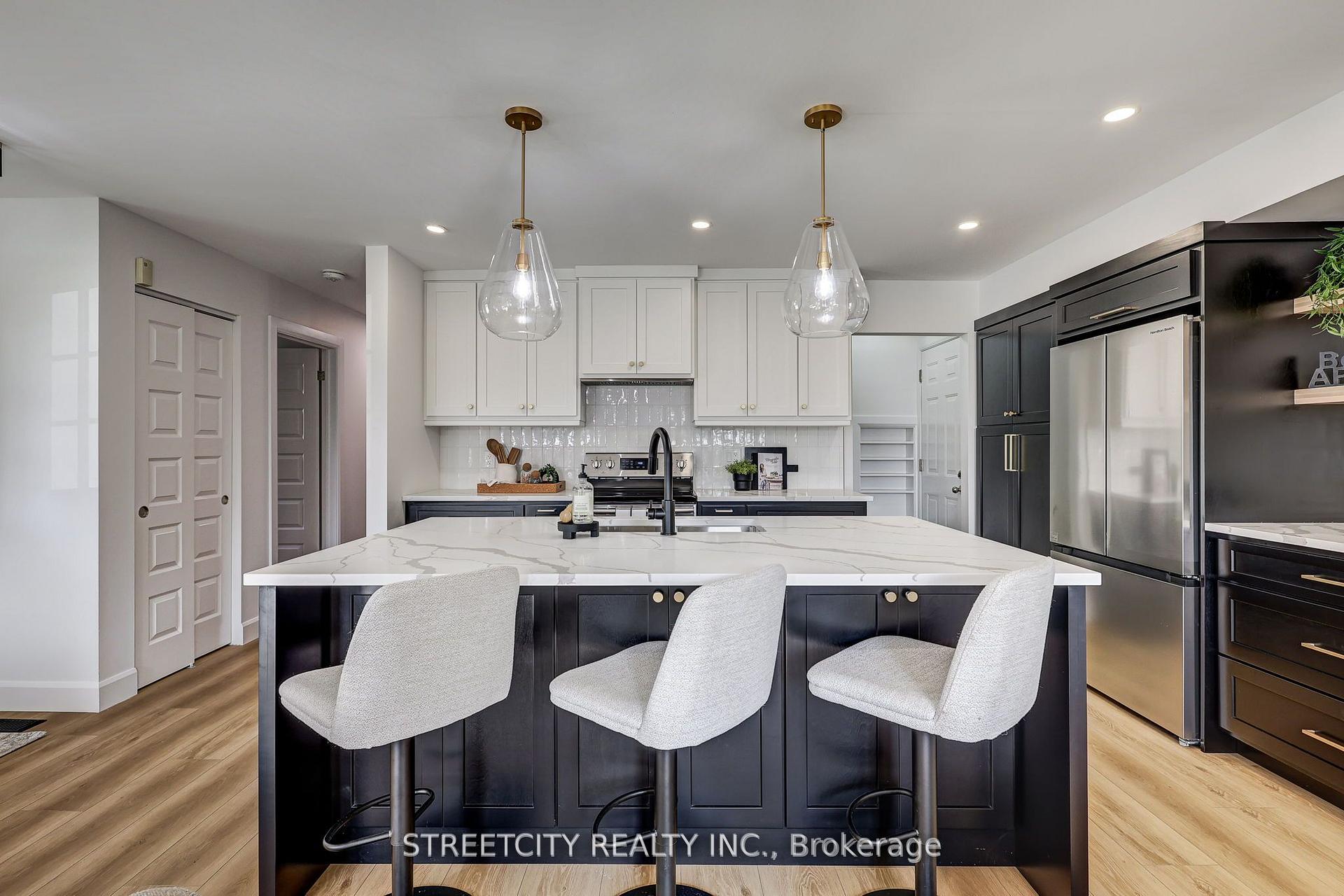 Photo 6 of 58 Manor Road, St. Thomas — HOMEH