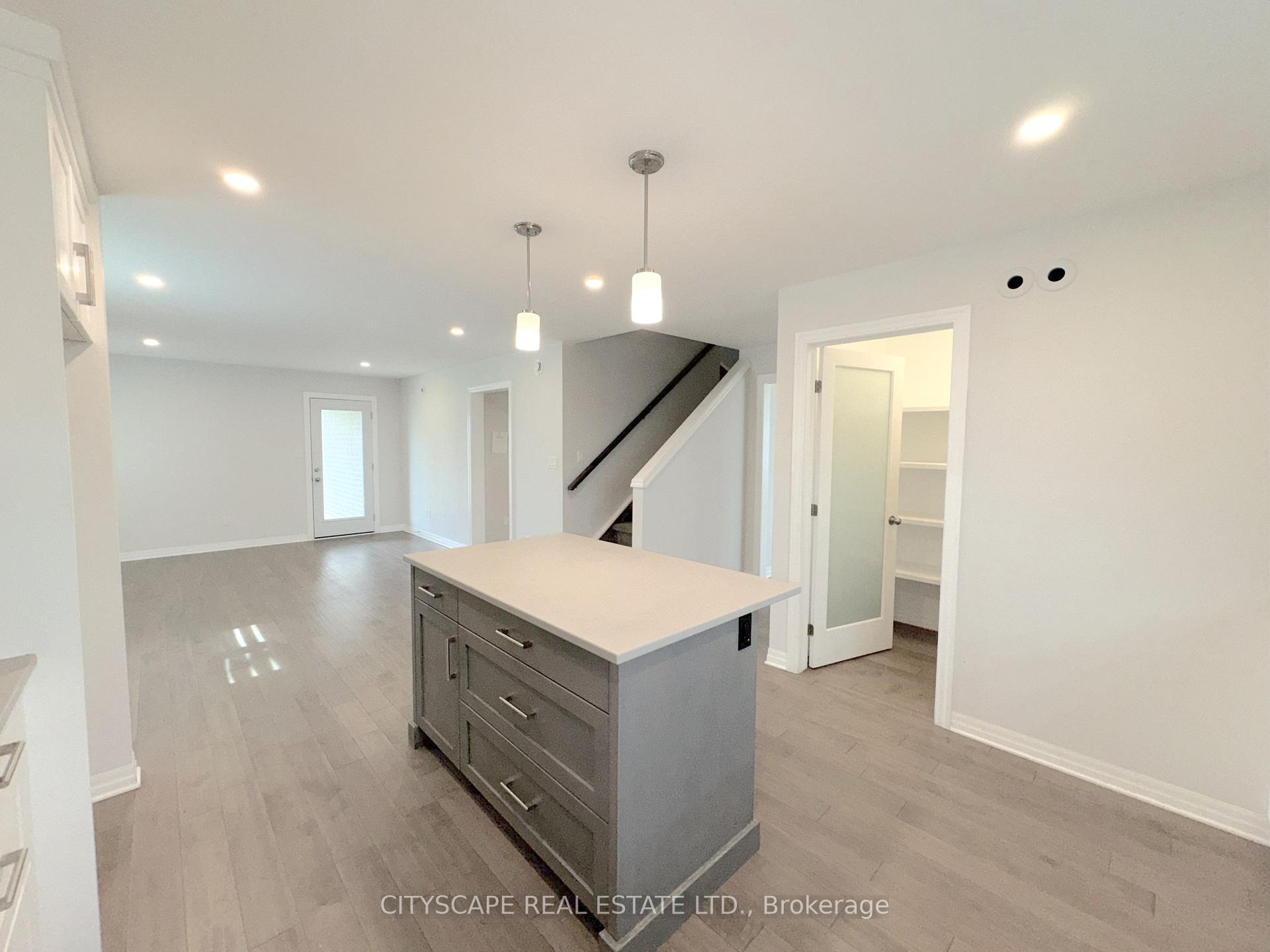 Photo 10 of 118 Benjamin Parkway, St. Thomas — HOMEH