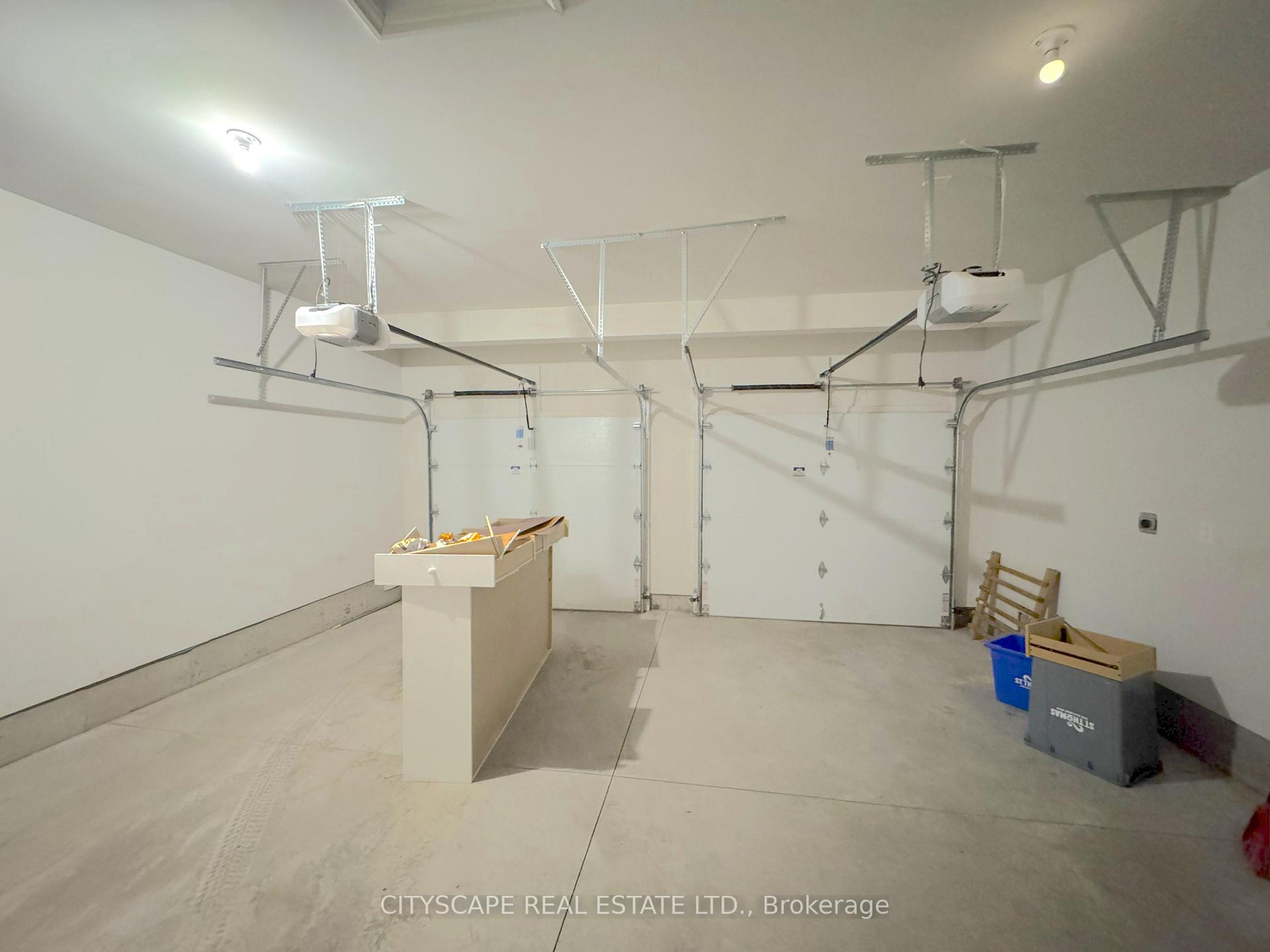 Photo 15 of 118 Benjamin Parkway, St. Thomas — HOMEH