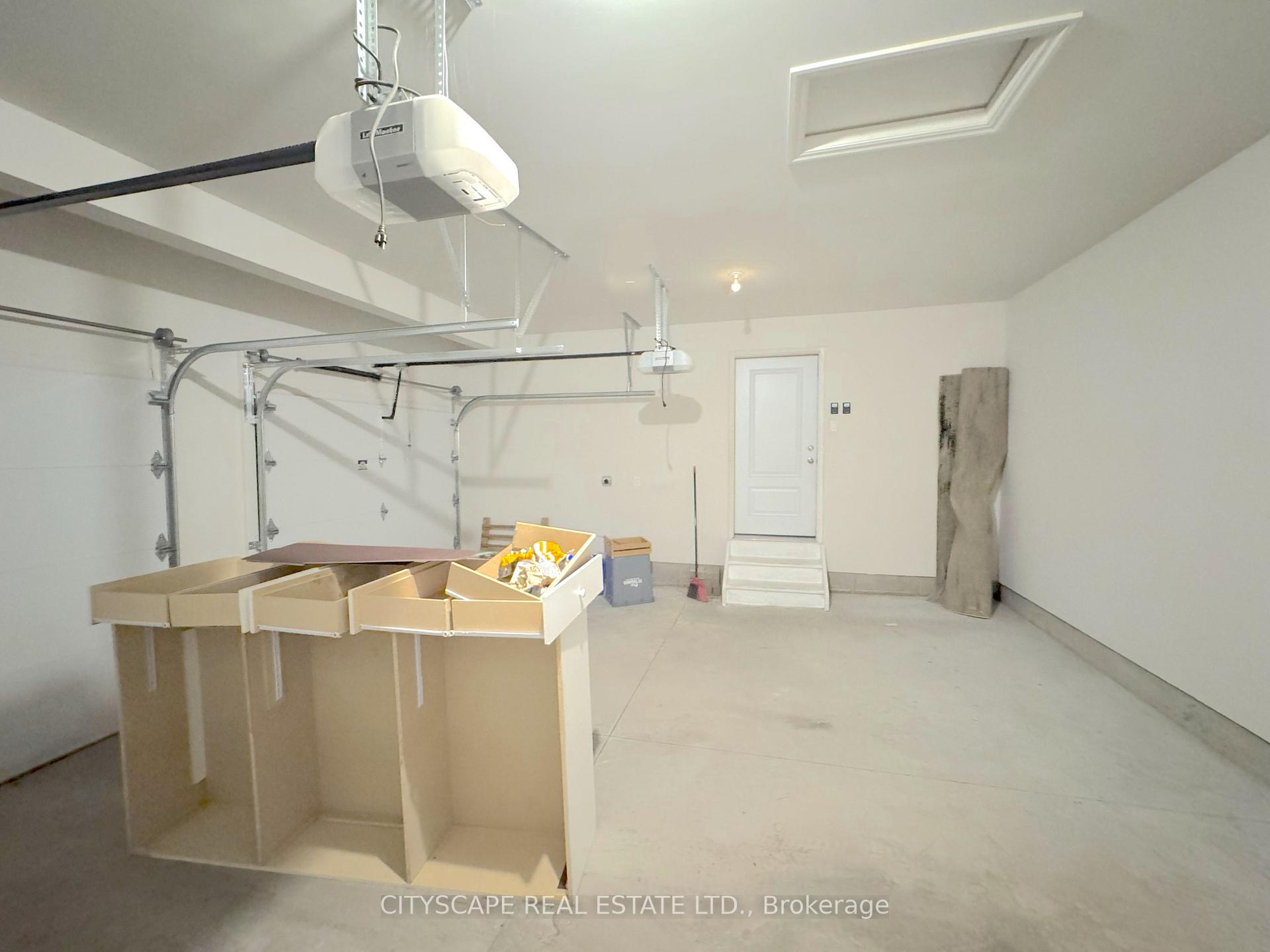 Photo 16 of 118 Benjamin Parkway, St. Thomas — HOMEH