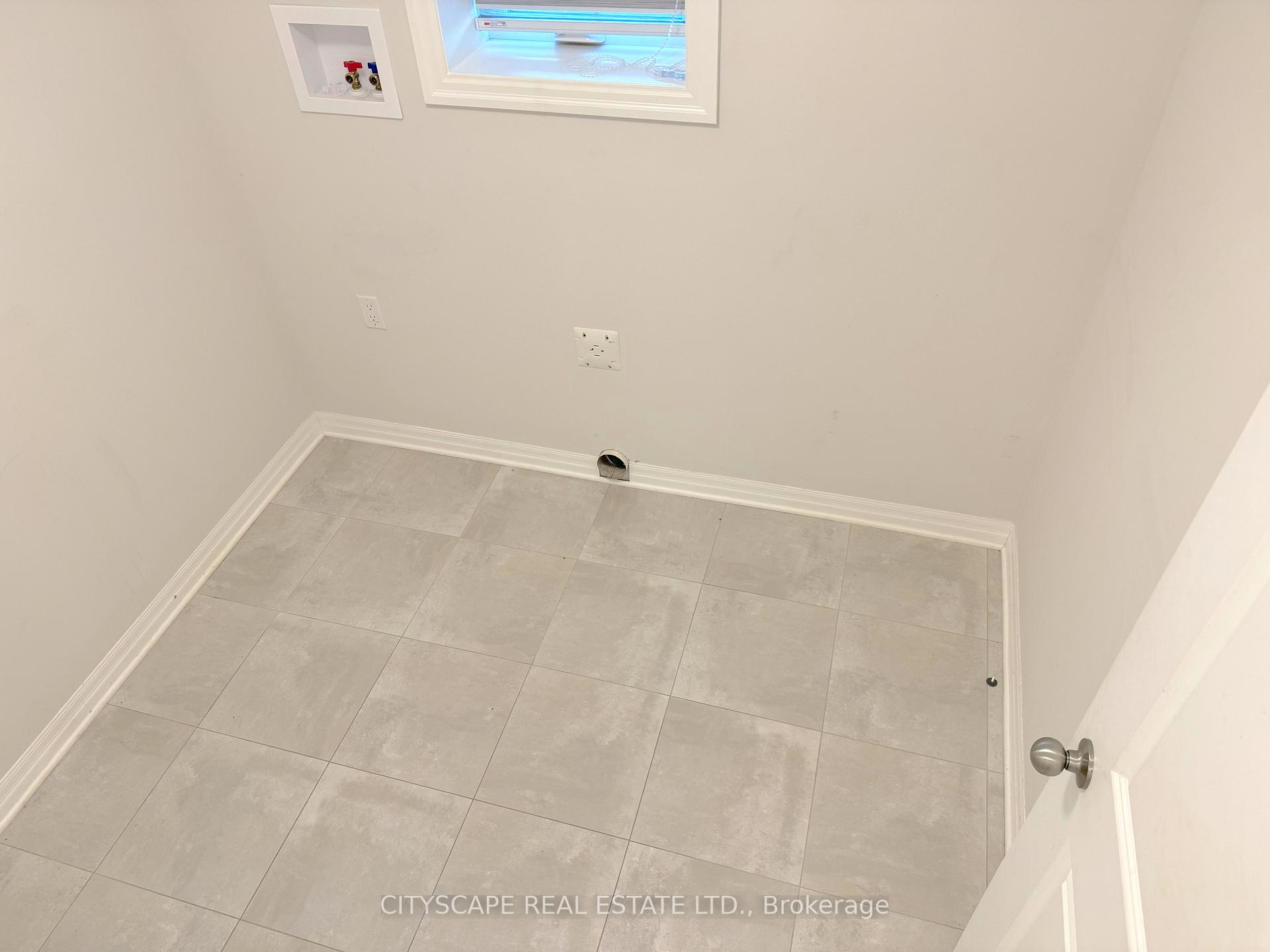 Photo 17 of 118 Benjamin Parkway, St. Thomas — HOMEH