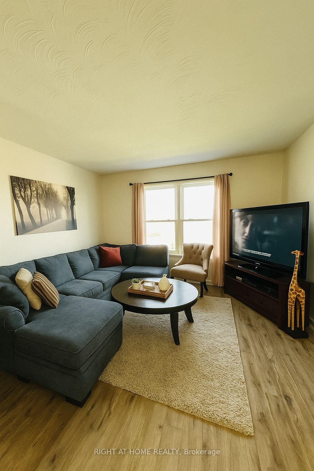 Photo 12 of 146 St Augustine Drive, St. Catharines, Secord Woods — HOMEH