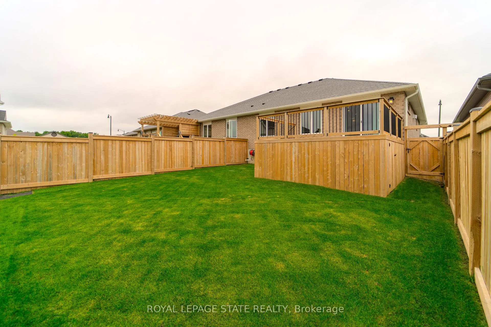 Photo 15 of 8 Harlequin Court, St. Thomas — HOMEH