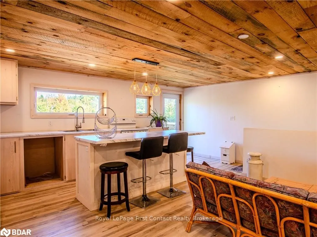Photo 37 of 2041 Flos Rd Four W, Springwater, Rural Springwater — HOMEH