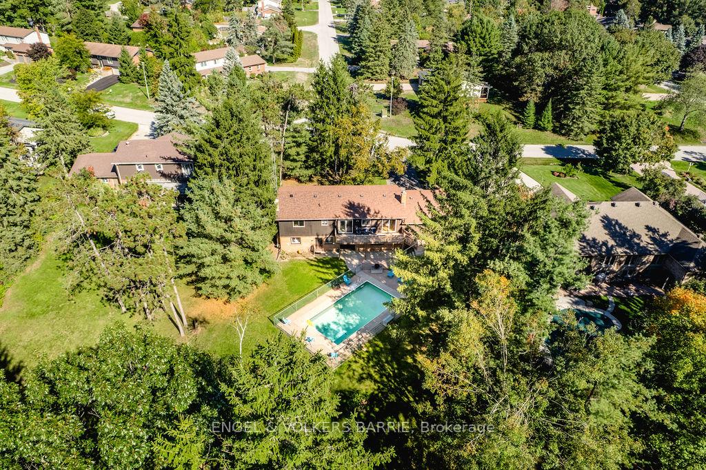 Photo 2 of 41 Willow Landing Road, Springwater, Midhurst — HOMEH
