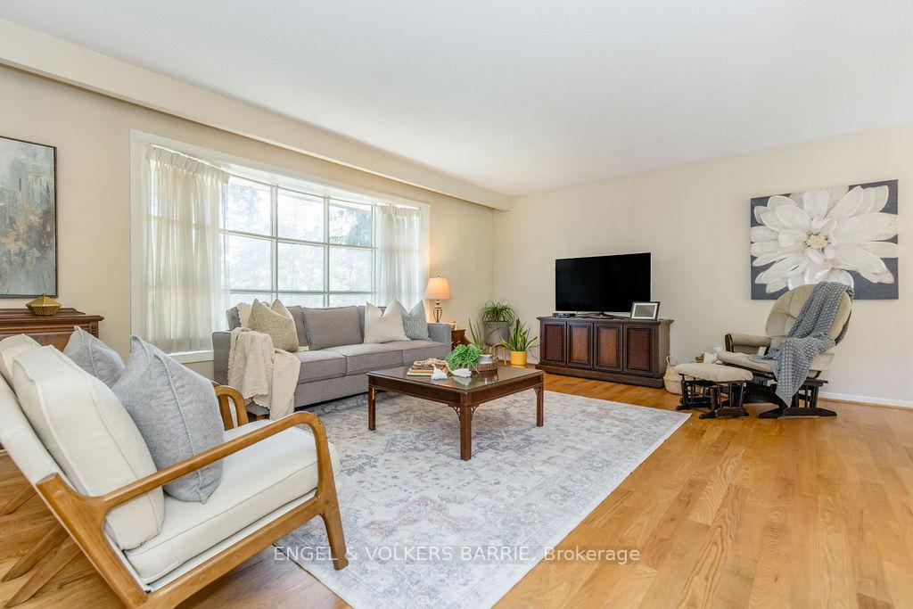 Photo 9 of 41 Willow Landing Road, Springwater, Midhurst — HOMEH