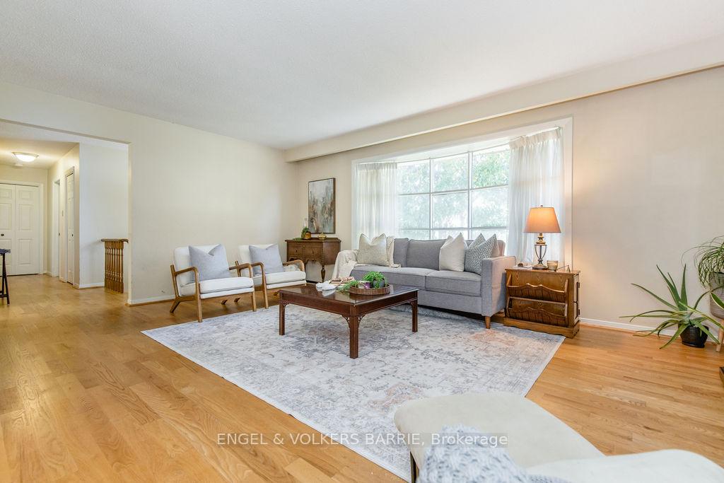 Photo 10 of 41 Willow Landing Road, Springwater, Midhurst — HOMEH