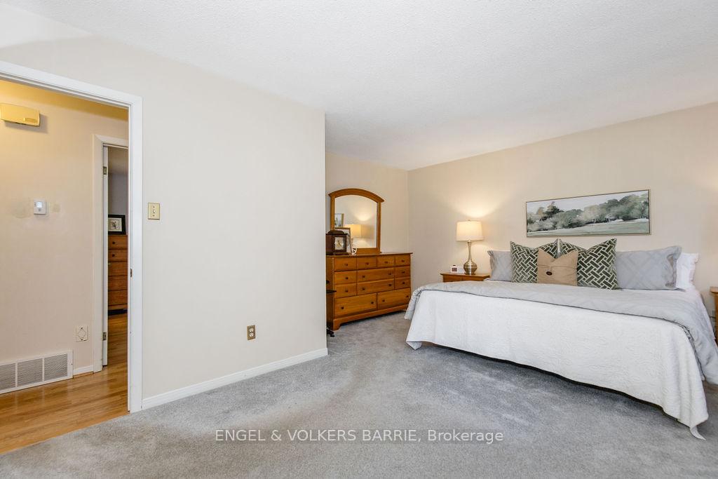 Photo 17 of 41 Willow Landing Road, Springwater, Midhurst — HOMEH