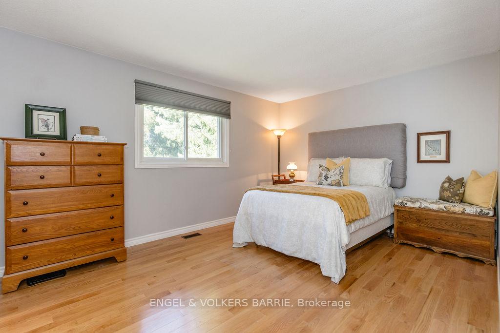 Photo 19 of 41 Willow Landing Road, Springwater, Midhurst — HOMEH
