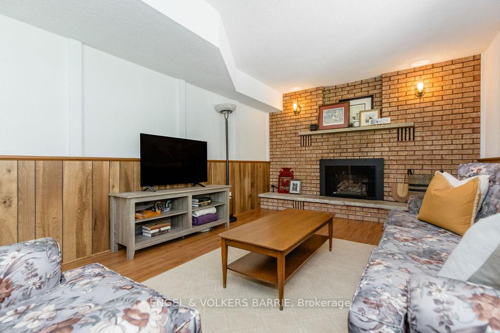 Photo 25 of 41 Willow Landing Road, Springwater, Midhurst — HOMEH