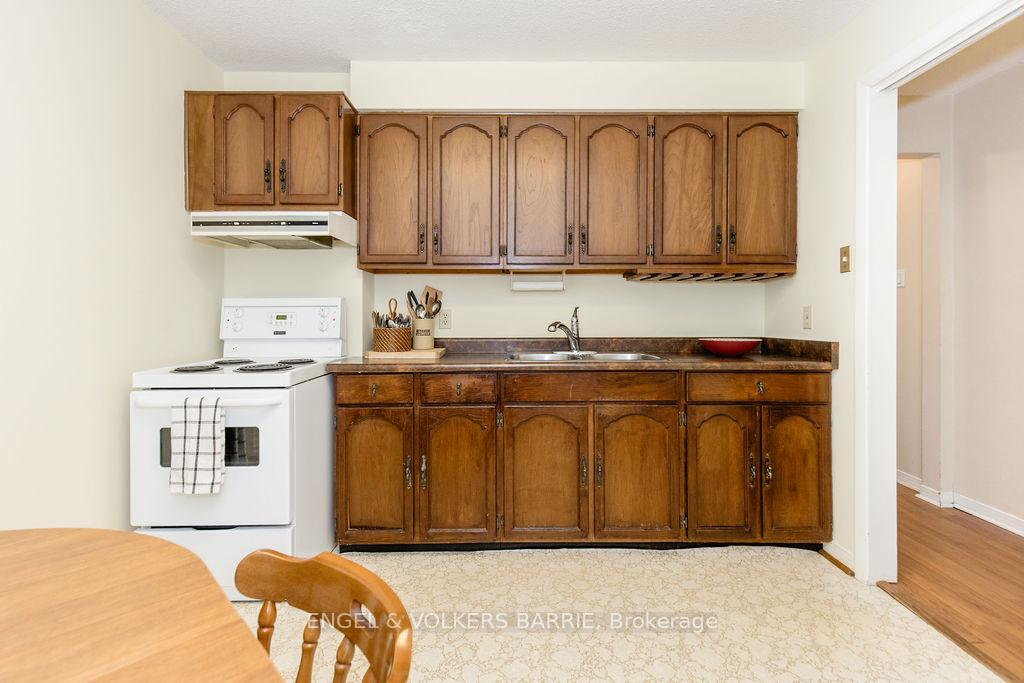 Photo 29 of 41 Willow Landing Road, Springwater, Midhurst — HOMEH