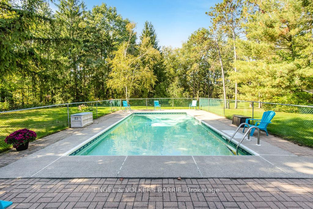 Photo 35 of 41 Willow Landing Road, Springwater, Midhurst — HOMEH