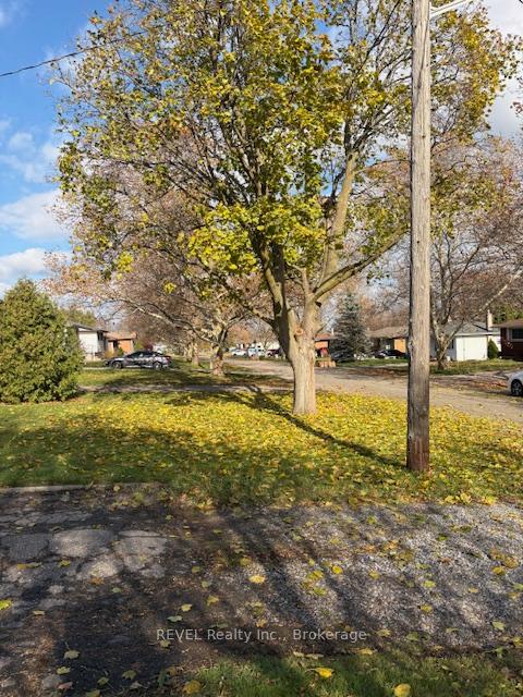 Photo 6 of 3 Westdale Drive, St. Catharines, Western Hill — HOMEH