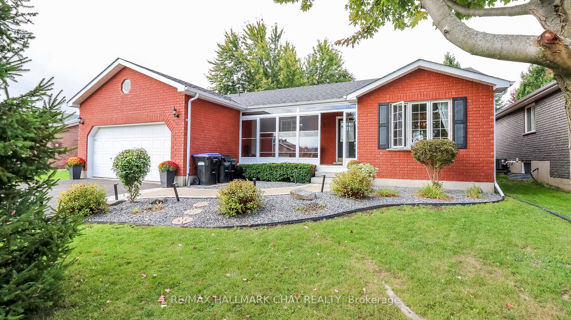 Photo 1 of 5 Burton Crescent, Springwater, Elmvale — HOMEH