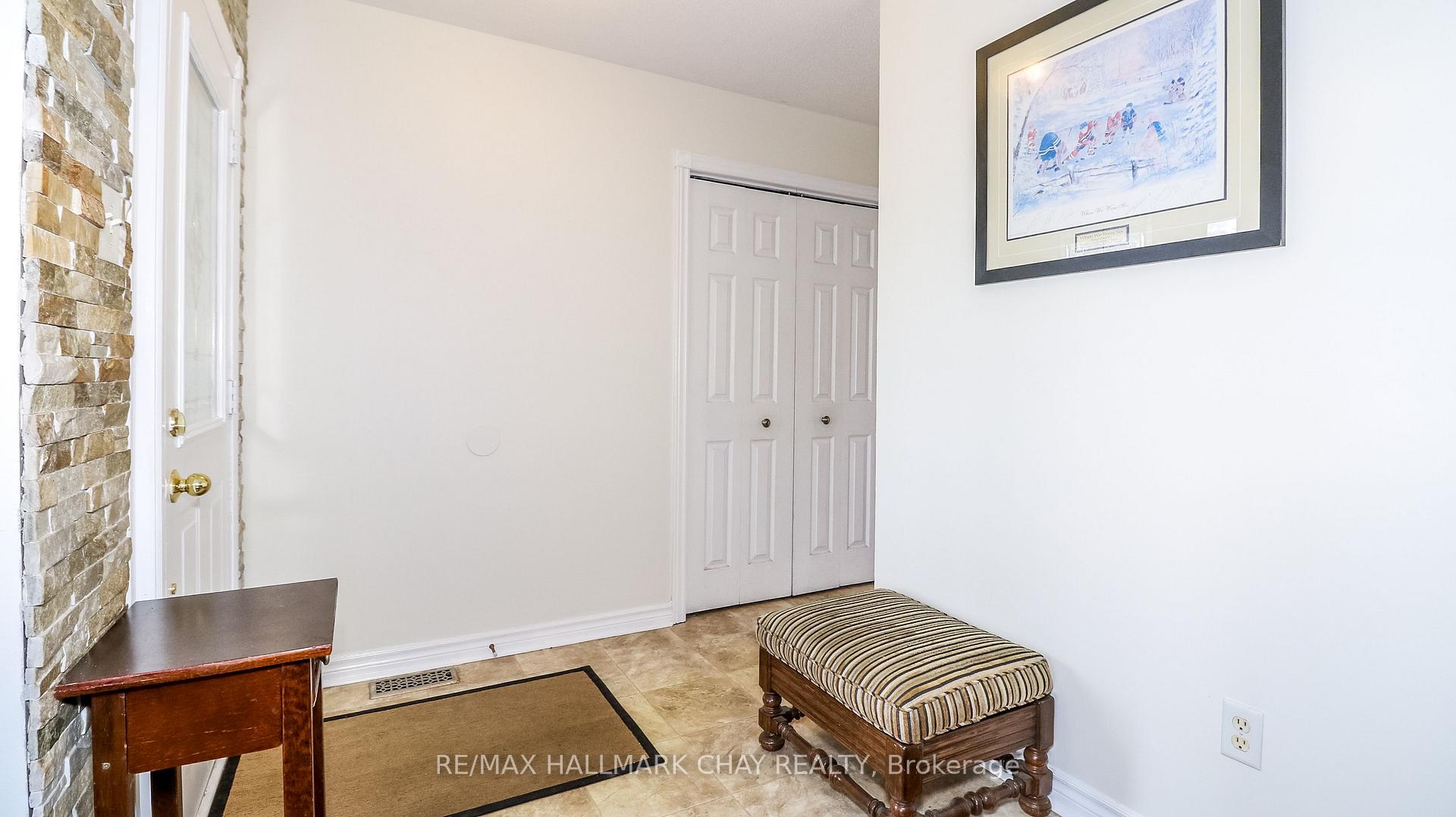 Photo 10 of 5 Burton Crescent, Springwater, Elmvale — HOMEH