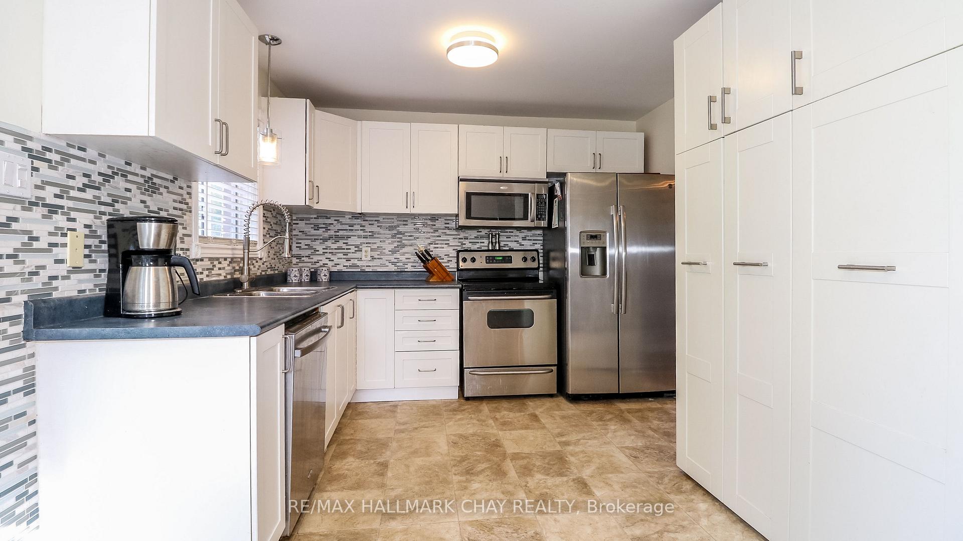 Photo 18 of 5 Burton Crescent, Springwater, Elmvale — HOMEH
