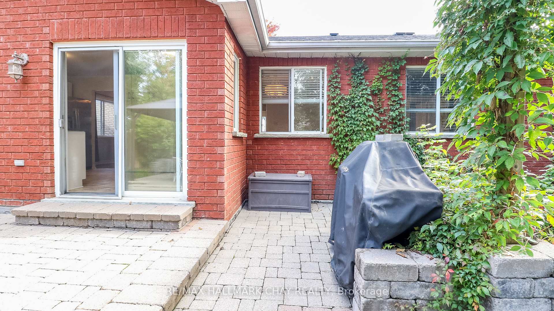 Photo 46 of 5 Burton Crescent, Springwater, Elmvale — HOMEH