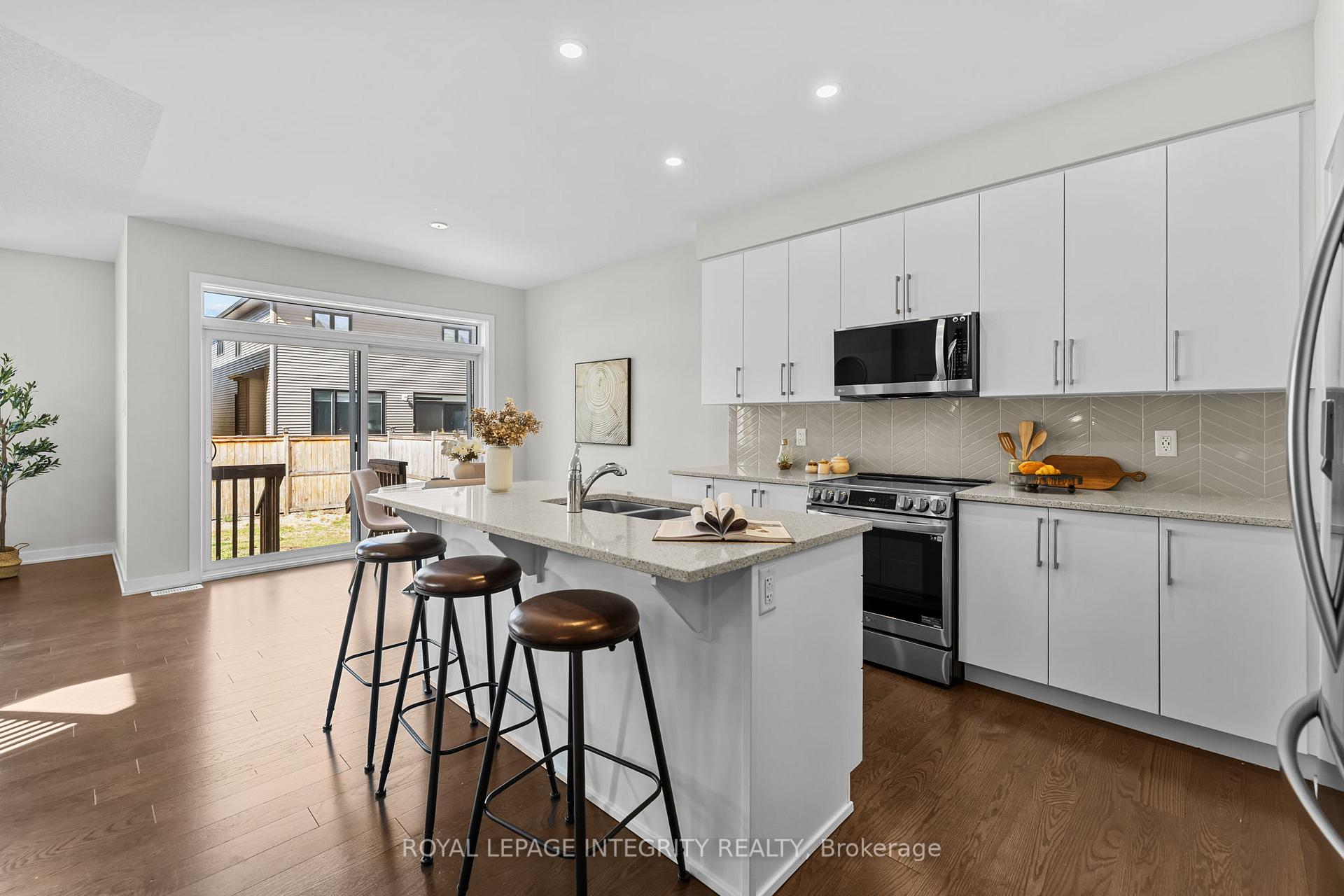 Photo 6 of 893 Sendero Way, Ottawa, Remainder of Stittsville & Area — HOMEH