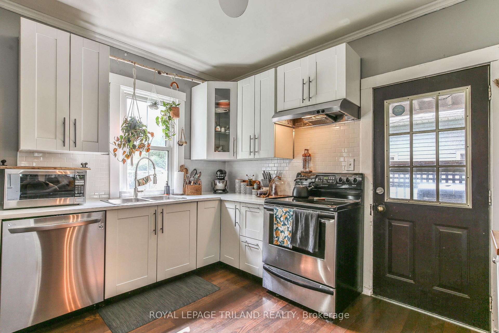 Photo 13 of 83 Flora Street, St. Thomas — HOMEH