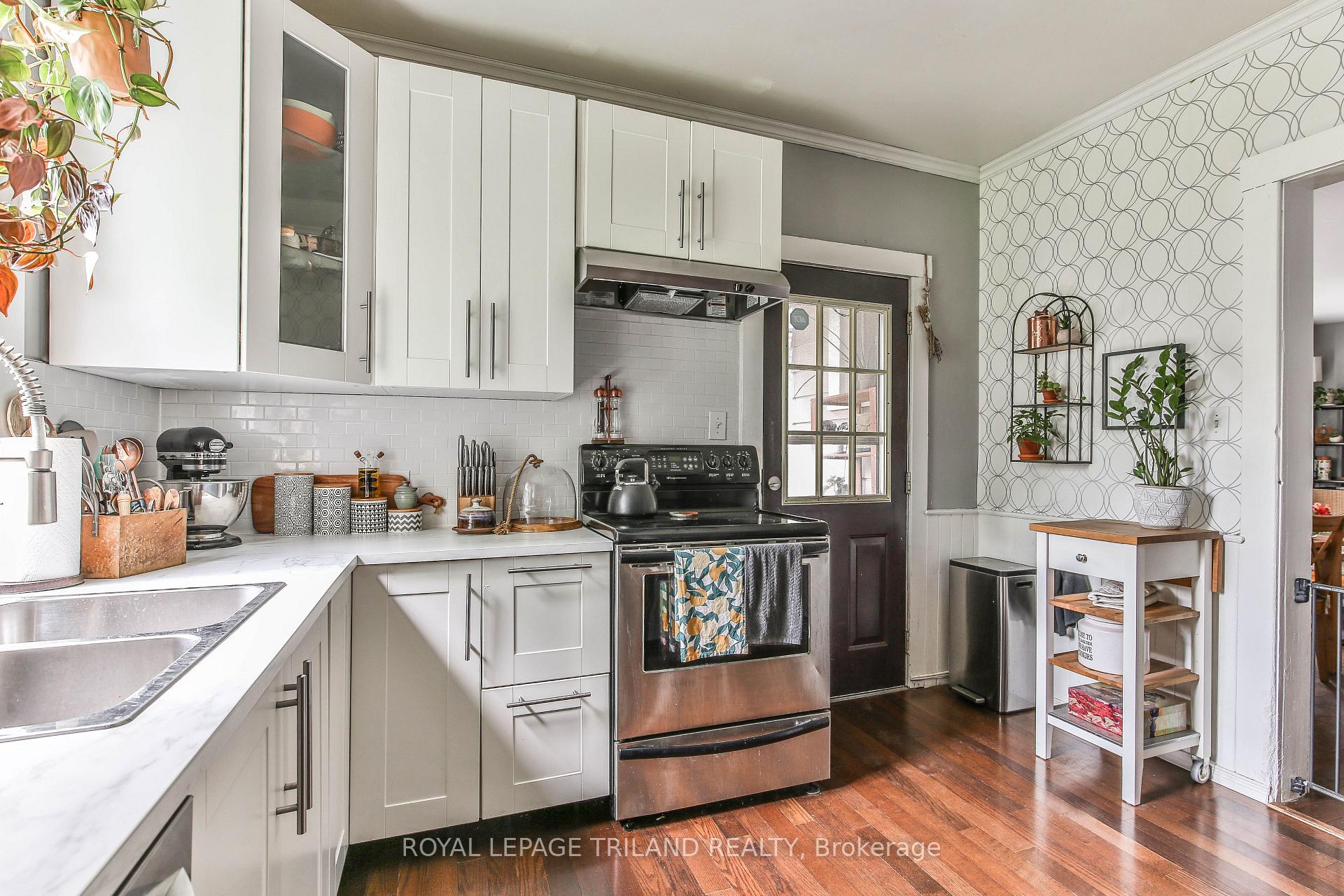 Photo 16 of 83 Flora Street, St. Thomas — HOMEH