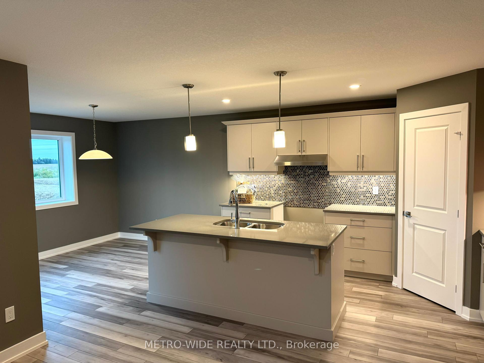 Photo 3 of 183 Renaissance Drive E, St. Thomas — HOMEH