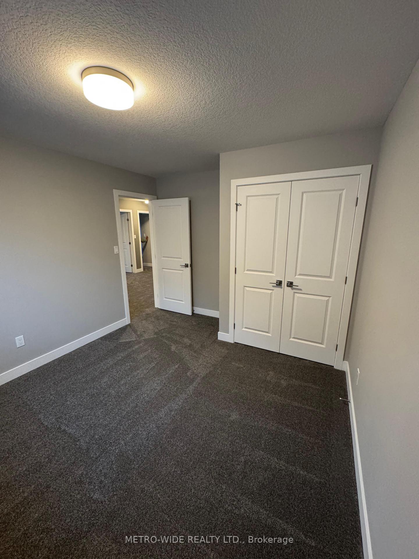 Photo 7 of 183 Renaissance Drive E, St. Thomas — HOMEH