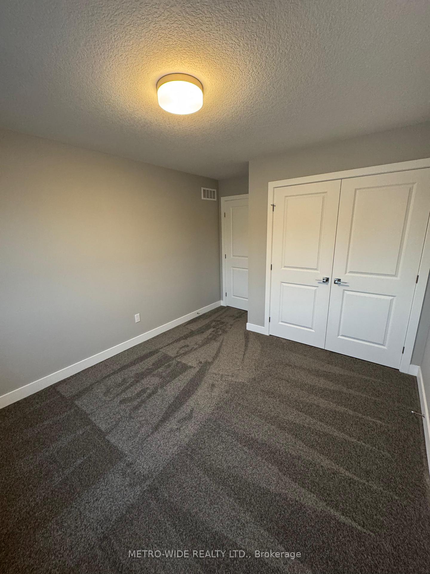 Photo 9 of 183 Renaissance Drive E, St. Thomas — HOMEH