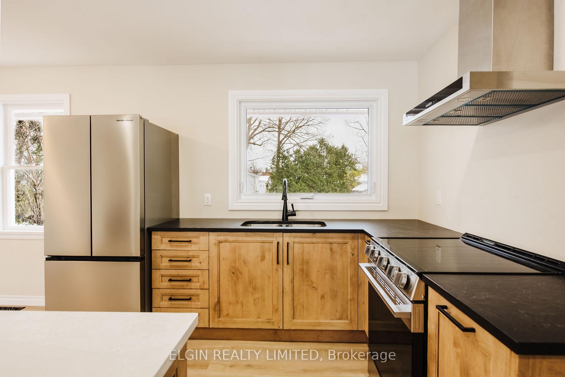 Photo 11 of 253 Alma Street, St. Thomas — HOMEH